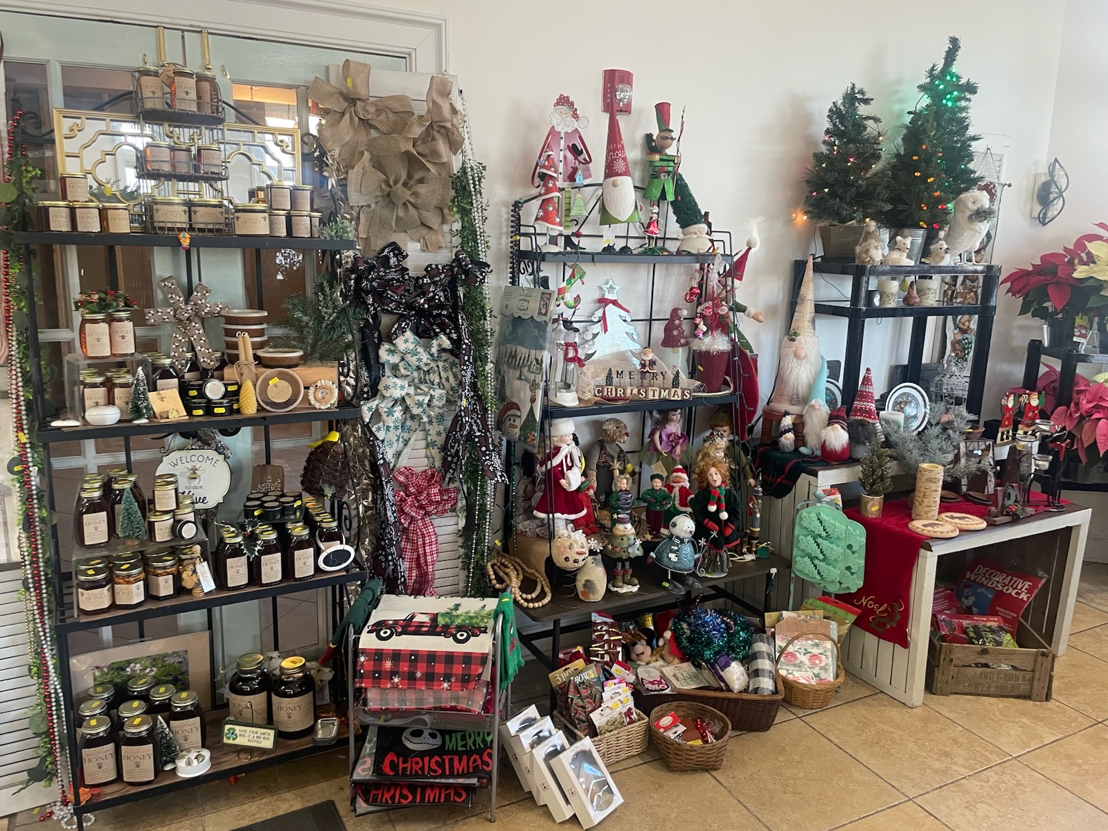 Gift, Decor, & Wreaths